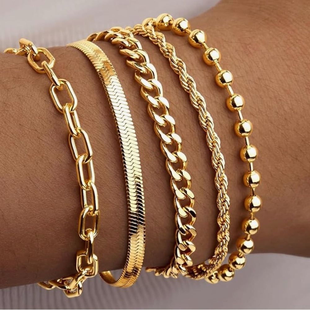 Chic Gold Bracelet Collection